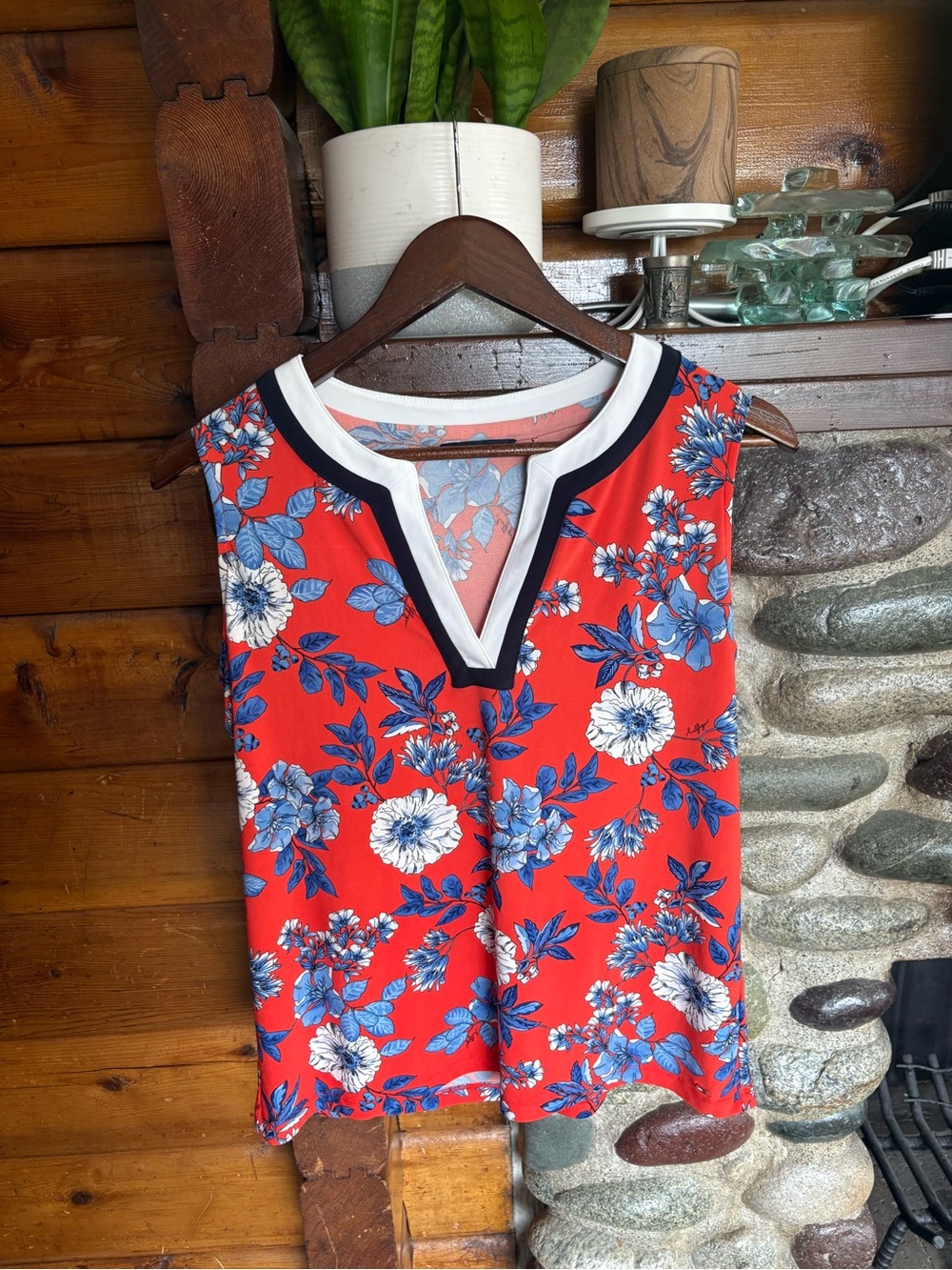 Tommy Hilfiger Red Orange Floral Sleeveless V-Neck Tank with Navy & White Small